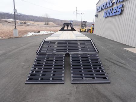 New 2026 Diamond C Trailers Fmax212 35' Gooseneck Deckover