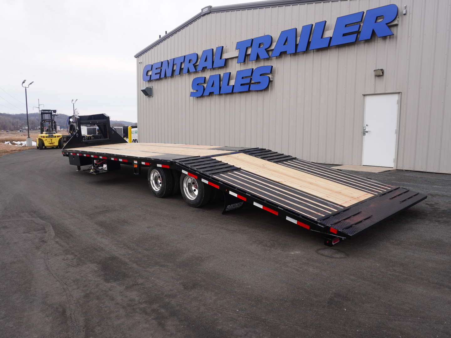New 2026 Diamond C Trailers Fmax212 35' Gooseneck Deckover