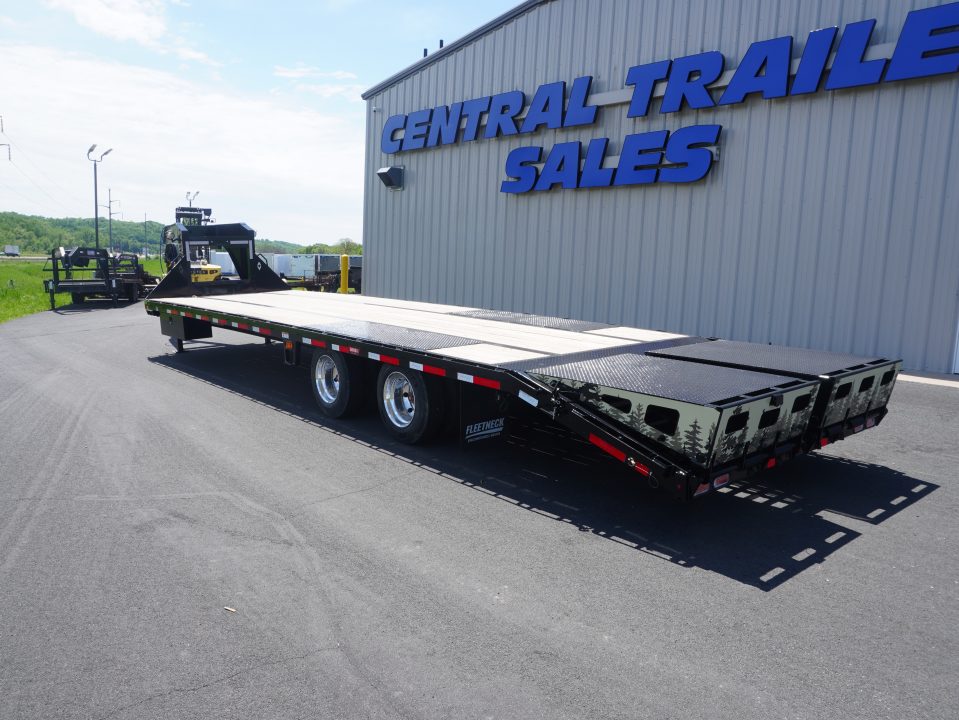 New 2026 Diamond C Trailers Fmax212 32' Gooseneck Deckover Trailer