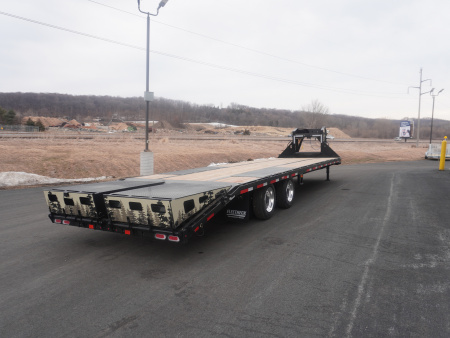New 2026 Diamond C Trailers Fmax212 32' Gooseneck Deckover Trailer