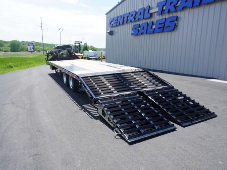 New 2026 Diamond C Trailers Fmax212 32' Gooseneck Deckover Trailer