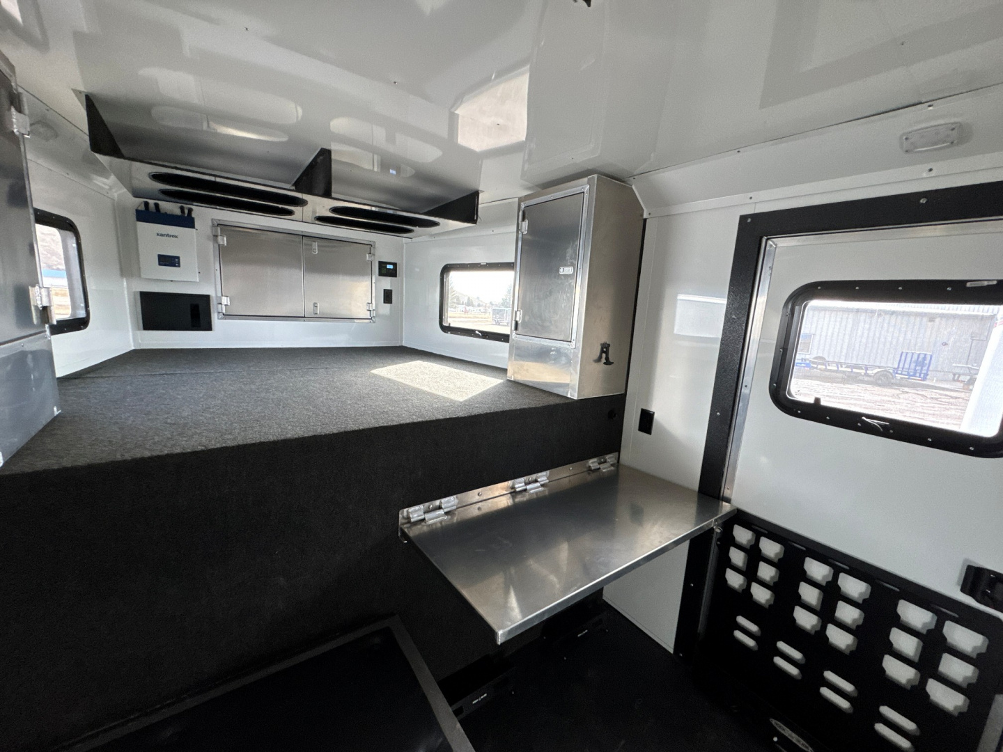 New **BLOWOUT PRICING** 2025 Logan Coach 20' Rock Slide Edition Crawler Hauler