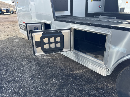 New **BLOWOUT PRICING** 2025 Logan Coach 20' Rock Slide Edition Crawler Hauler