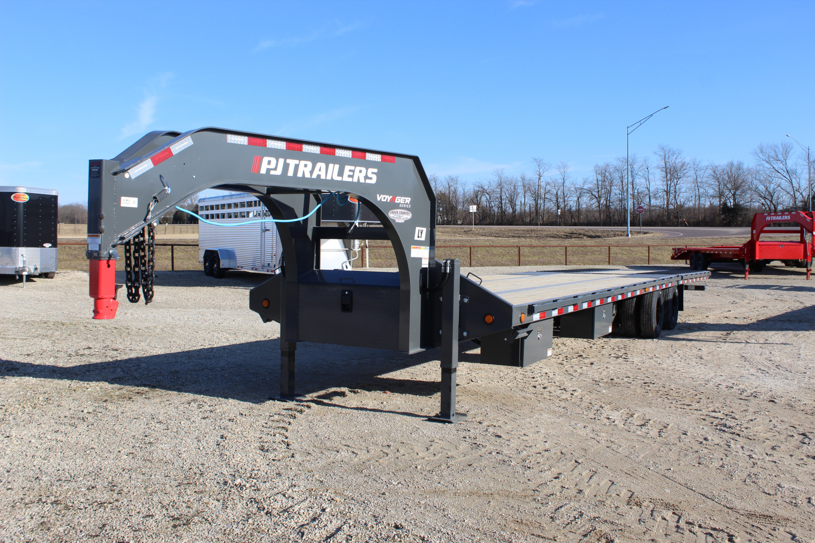New 2026 PJ Trailers LY1 36' Gooseneck Hydraulic Dovetail