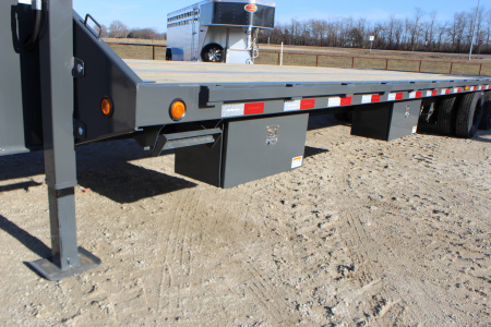 New 2026 PJ Trailers LY1 36' Gooseneck Hydraulic Dovetail