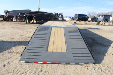 New 2026 PJ Trailers LY1 36' Gooseneck Hydraulic Dovetail