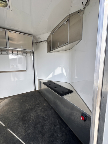 New **BLOWOUT PRICING** 2024 Logan Coach Ultimate Crawler Hauler 18' BP P&I