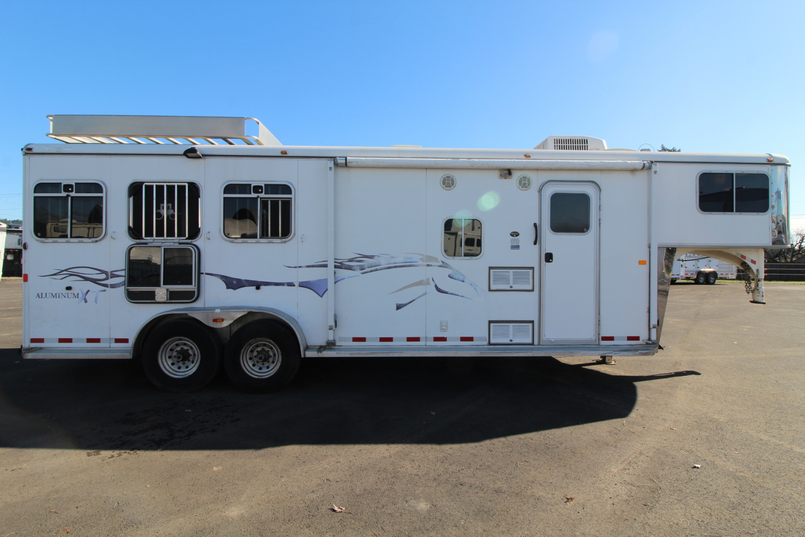 Used 2005 Logan Coach 7308 Living Quarters 3 Horse Trailer