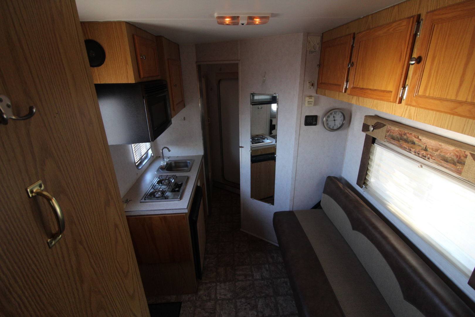 Used 2005 Logan Coach 7308 Living Quarters 3 Horse Trailer