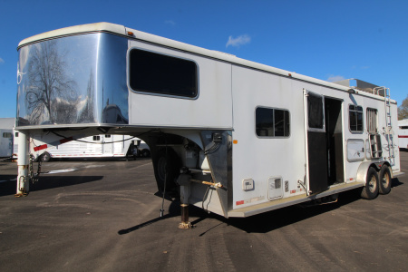 Used 2005 Logan Coach 7308 Living Quarters 3 Horse Trailer