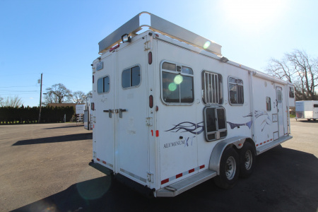 Used 2005 Logan Coach 7308 Living Quarters 3 Horse Trailer