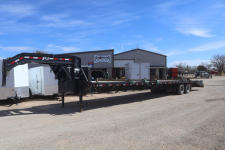 Used 2019 PJ Trailers 102 X35'+5' Goosneck Flatbed Trailer