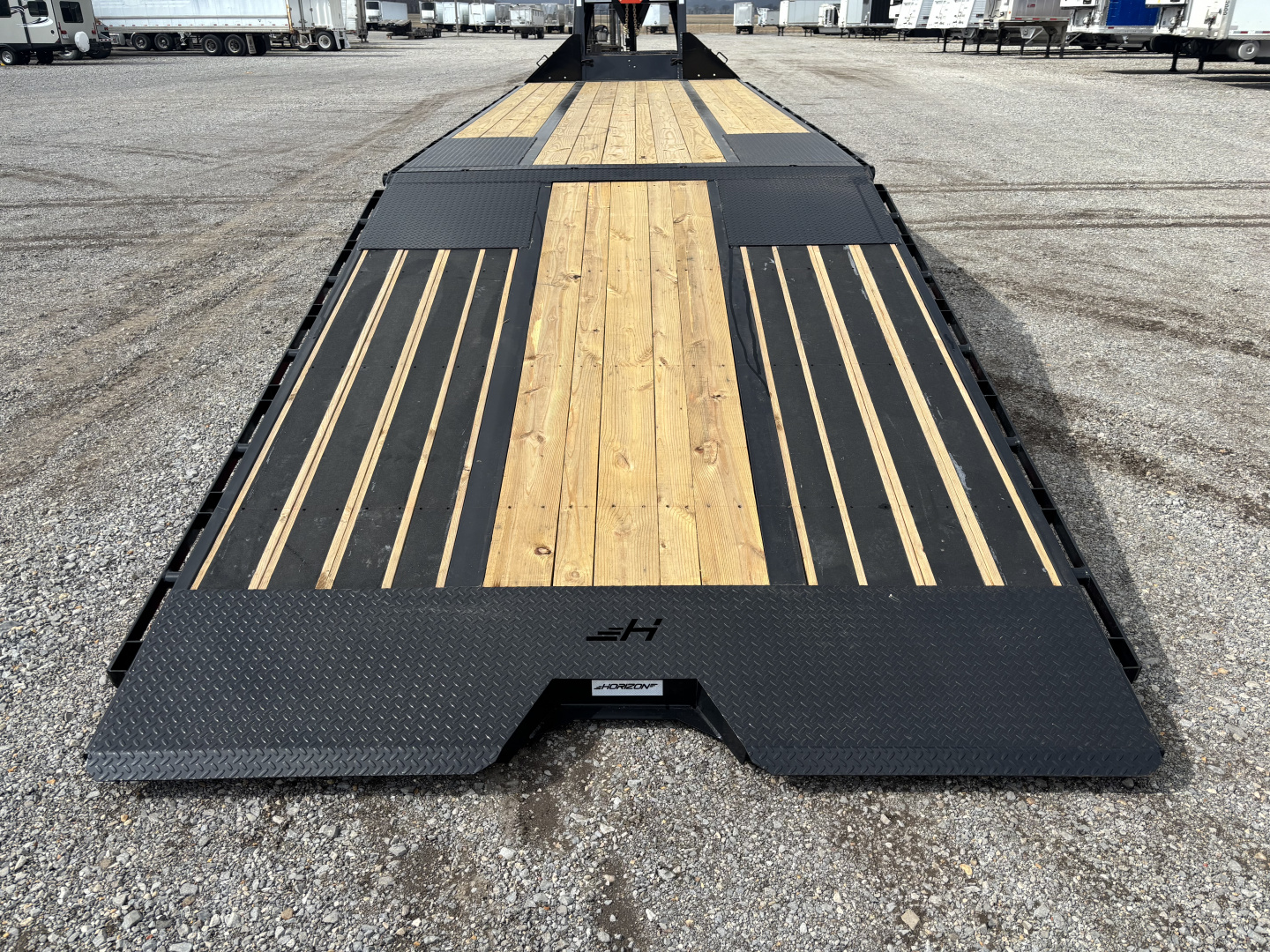 New 2026 Horizon Trailers FYZ 34' HYD Tilt GN Equipment Trailer