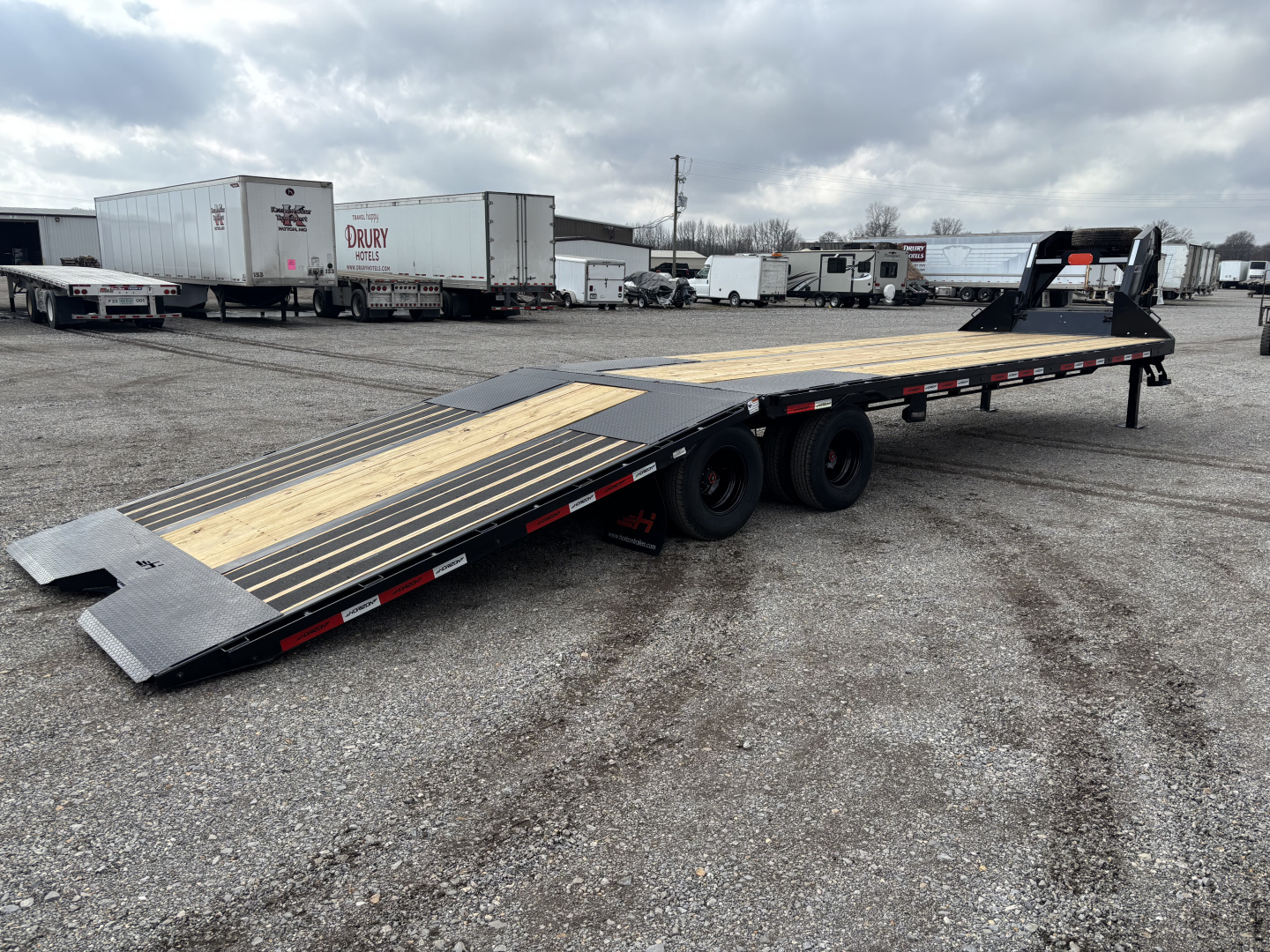 New 2026 Horizon Trailers FYZ 34' HYD Tilt GN Equipment Trailer