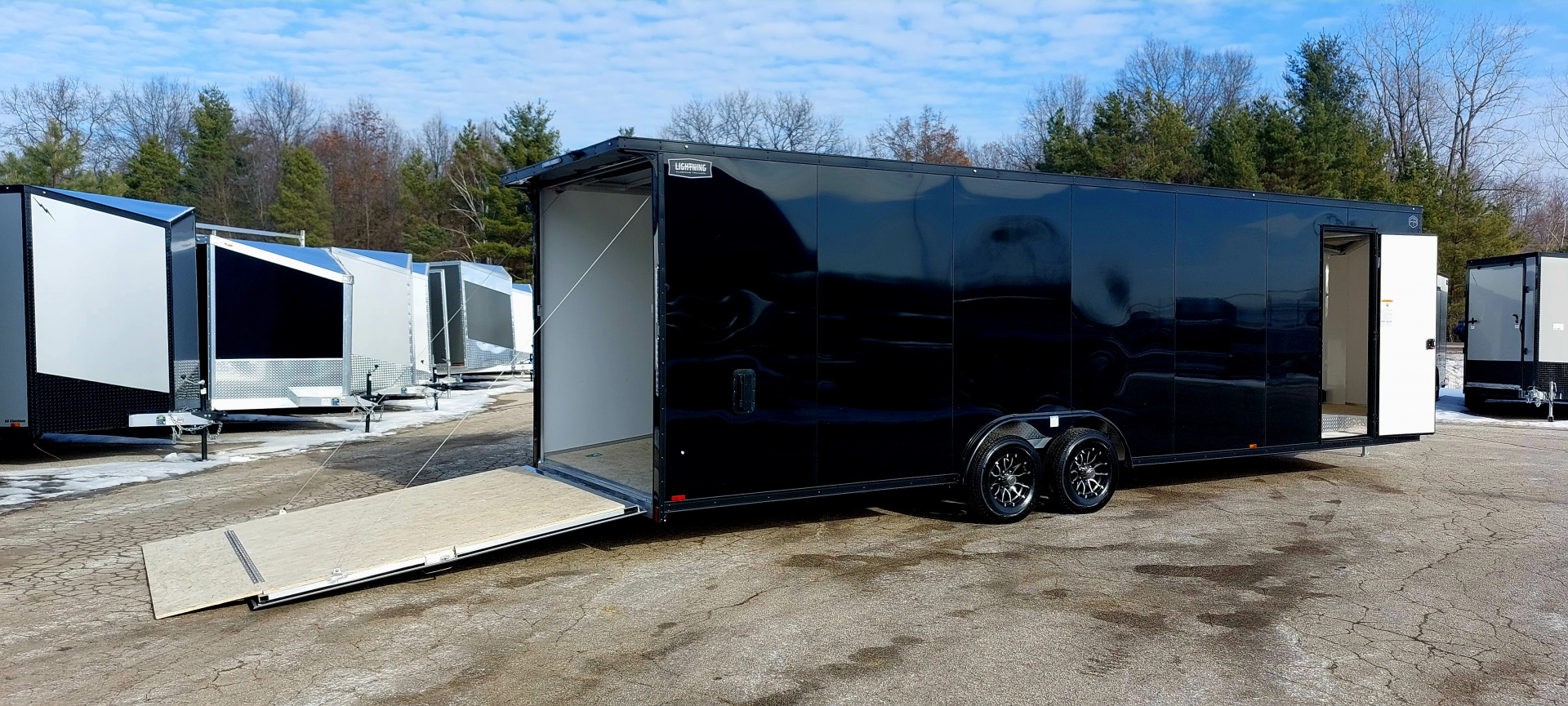 New 8 X 28 +2' VNOSE CAR HAULER ENCLOSED ALL ALUMINUM 5200# AXLES 2026 LIGHTNING