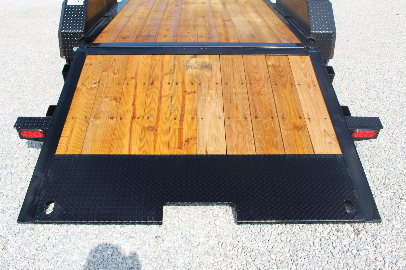 New 2026 Moritz 7' x 16' + 6' Low Pro - Hydraulic Power Tail - Equipment Trailer - 16000# GVW