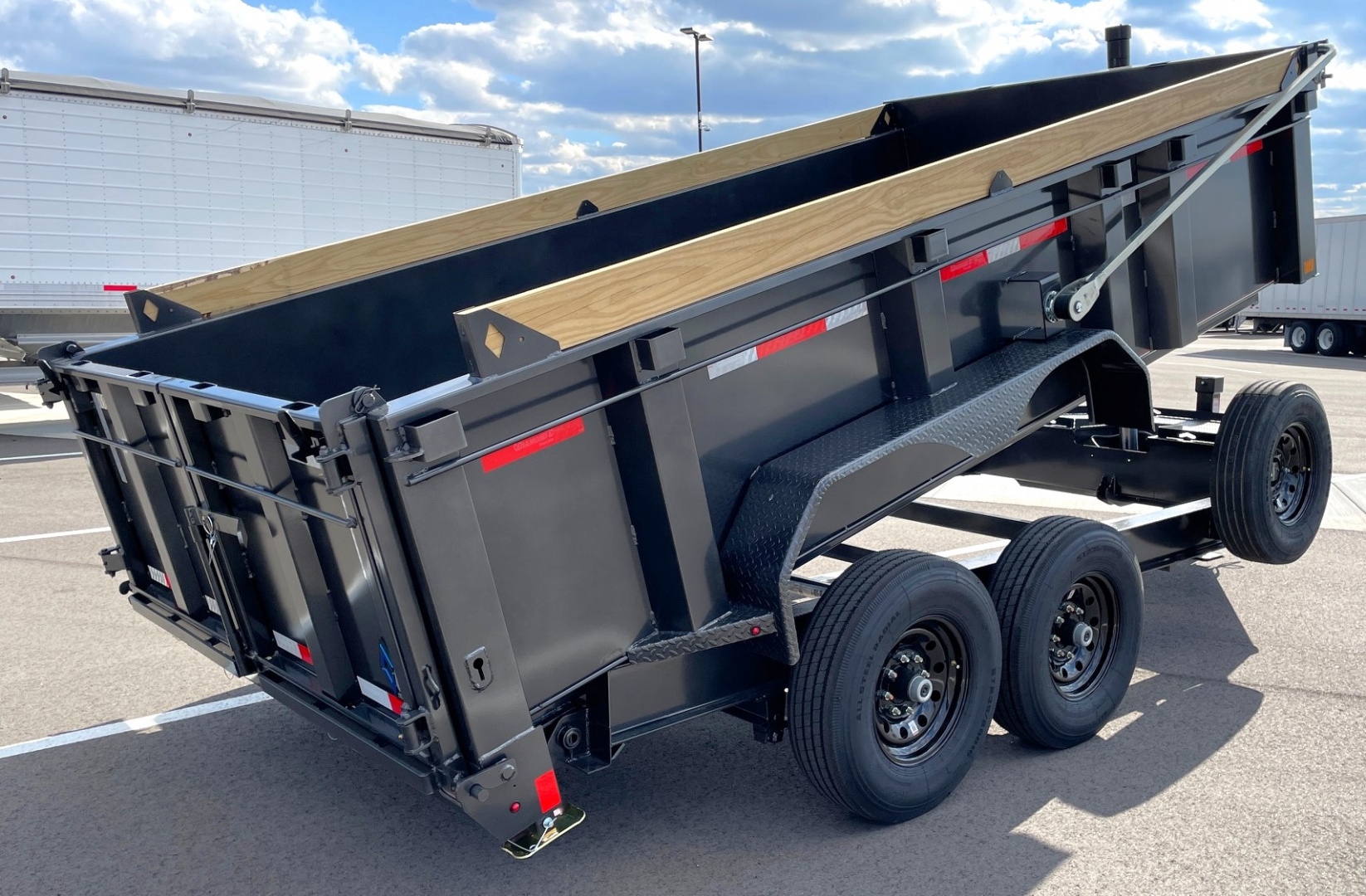 New Diamond C 14' LPT 207 Dump Trailer - 32" Sides, Board Brackets, Spare, Solar Charger