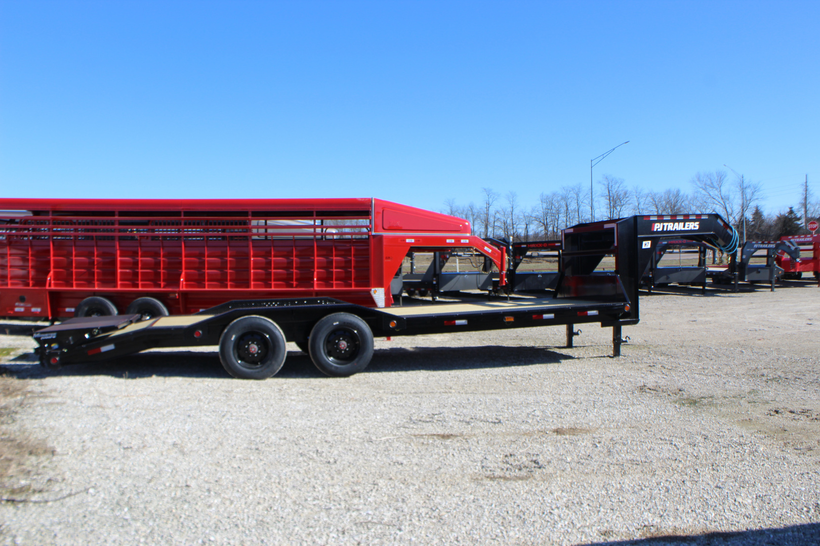 New 2026 PJ TRAILERS 102" x 24' H7 Equipment Trailer