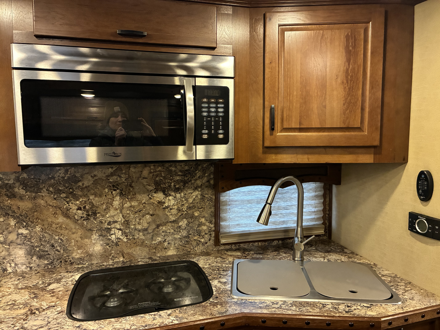 Used 2018 Lakota BI8319SROK 3H 9'LQ with Outside Entertainment Horse Trailer