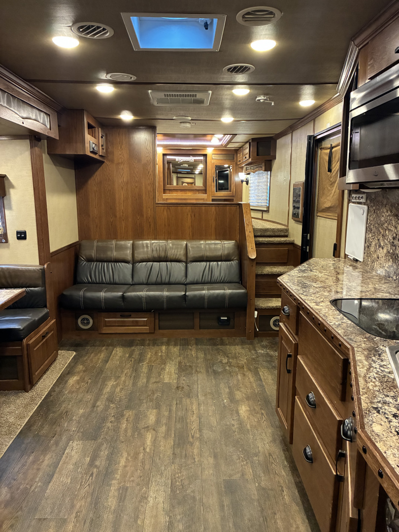 Used 2018 Lakota BI8319SROK 3H 9'LQ with Outside Entertainment Horse Trailer