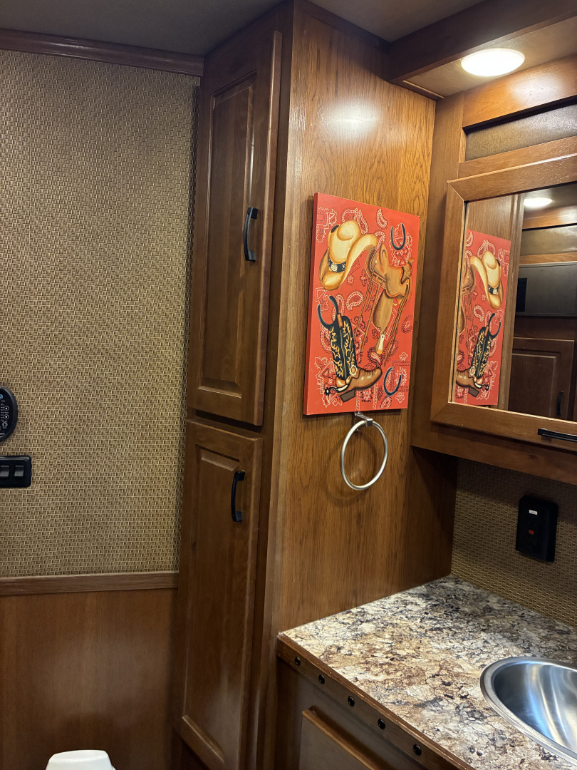 Used 2018 Lakota BI8319SROK 3H 9'LQ with Outside Entertainment Horse Trailer