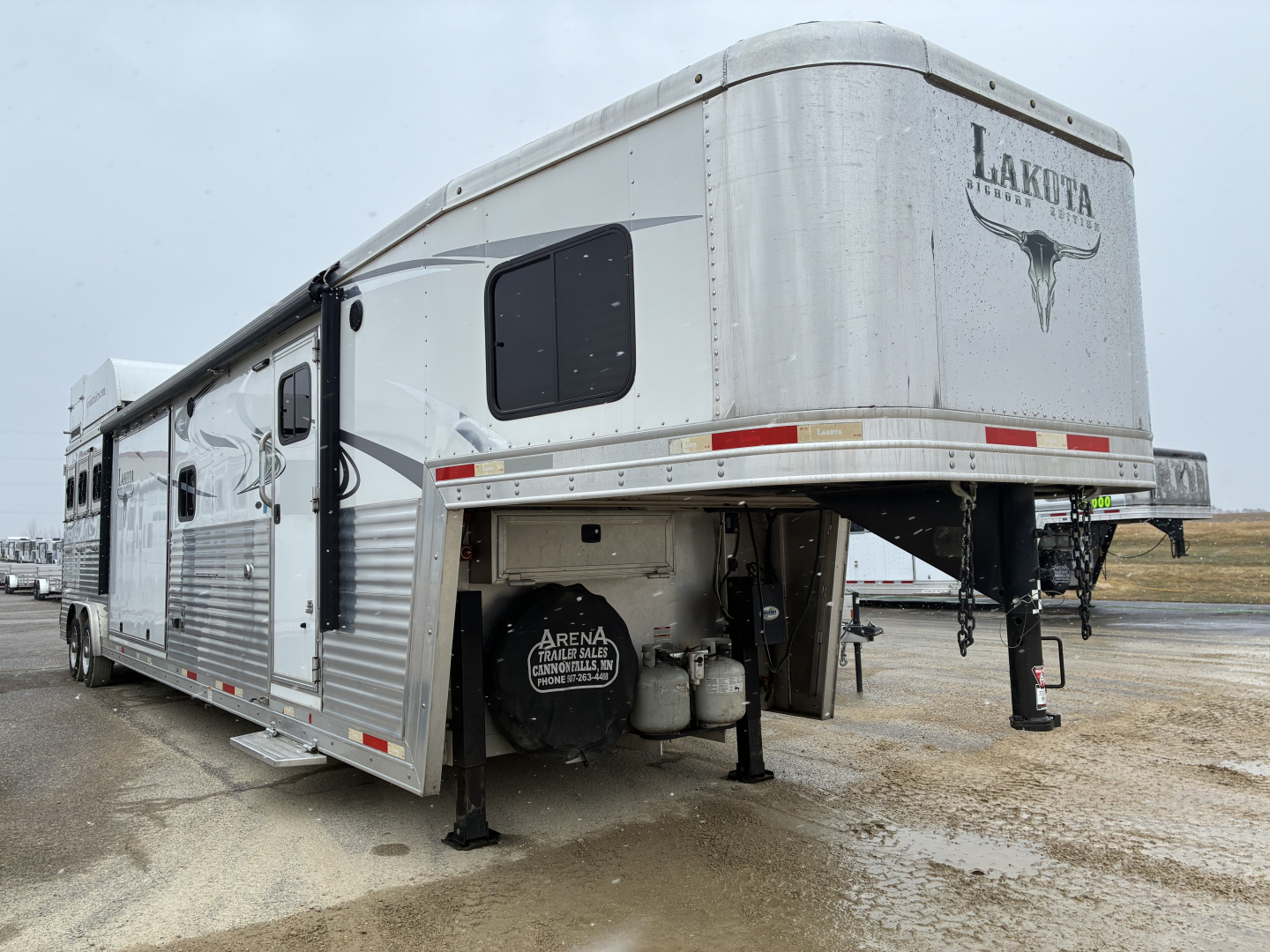 Used 2018 Lakota BI8319SROK 3H 9'LQ with Outside Entertainment Horse Trailer
