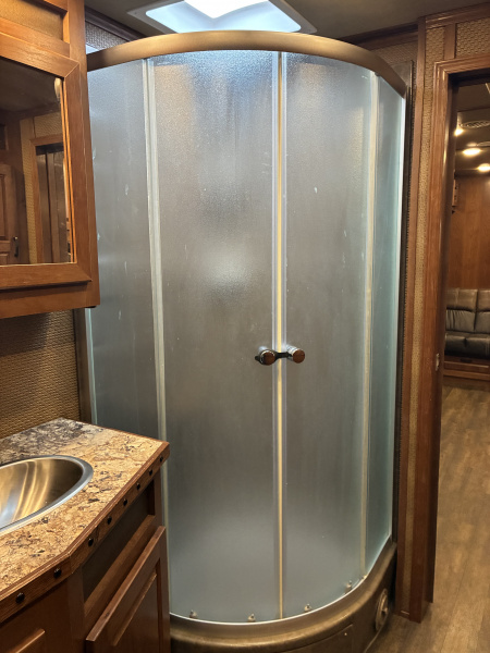 Used 2018 Lakota BI8319SROK 3H 9'LQ with Outside Entertainment Horse Trailer