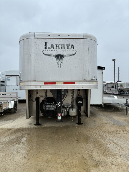 Used 2018 Lakota BI8319SROK 3H 9'LQ with Outside Entertainment Horse Trailer