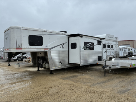 Used 2018 Lakota BI8319SROK 3H 9'LQ with Outside Entertainment Horse Trailer