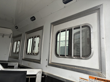 Used 2018 Lakota BI8319SROK 3H 9'LQ with Outside Entertainment Horse Trailer