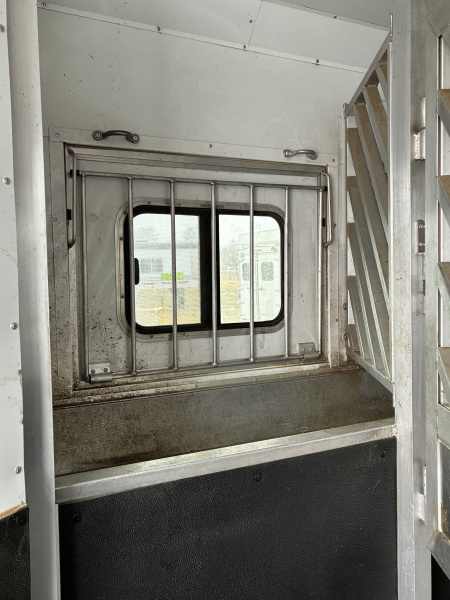 Used 2018 Lakota BI8319SROK 3H 9'LQ with Outside Entertainment Horse Trailer