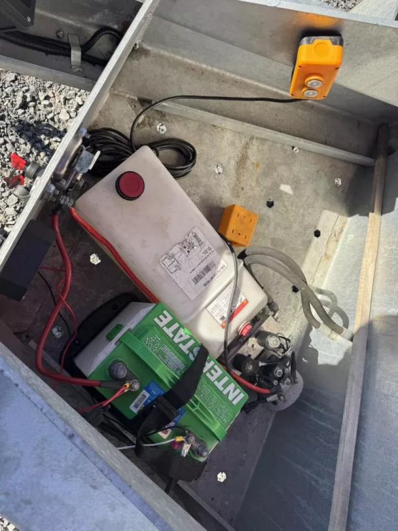 Used 2024 N&N Trailers Buffalomax30pintle Equipment Trailer W hyd jacks