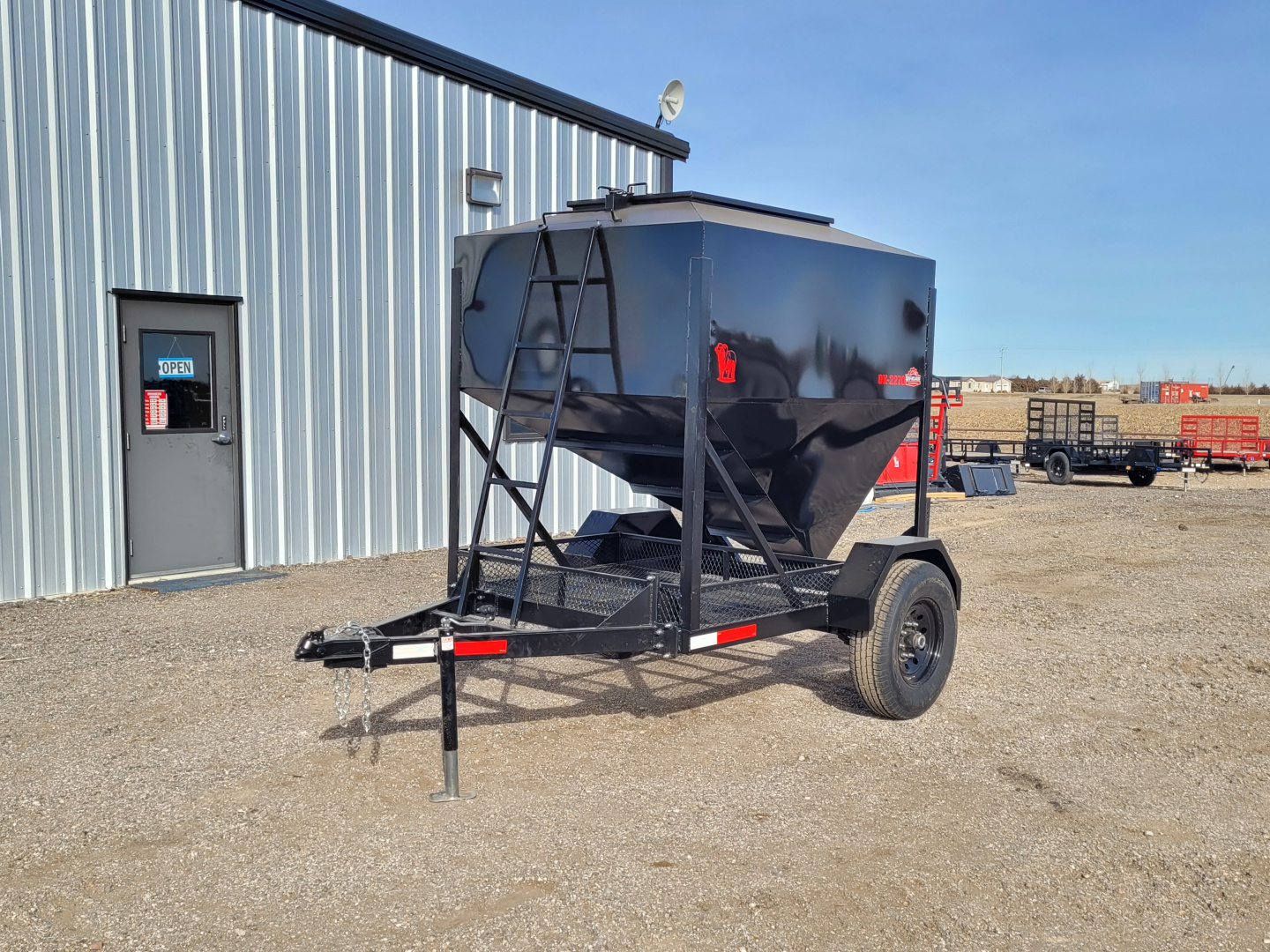 New 2026 DY-Klass 5000 LB Mobile Grain Bin