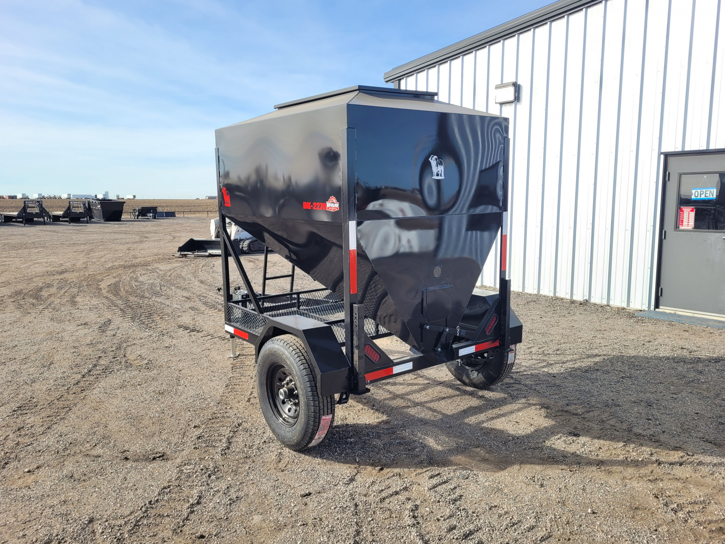 New 2026 DY-Klass 5000 LB Mobile Grain Bin