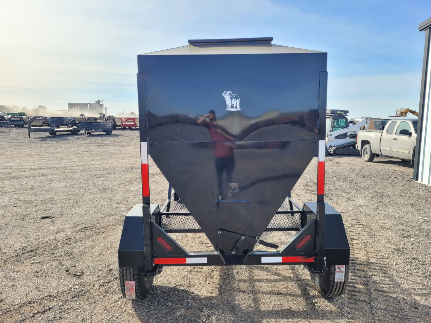 New 2026 DY-Klass 5000 LB Mobile Grain Bin