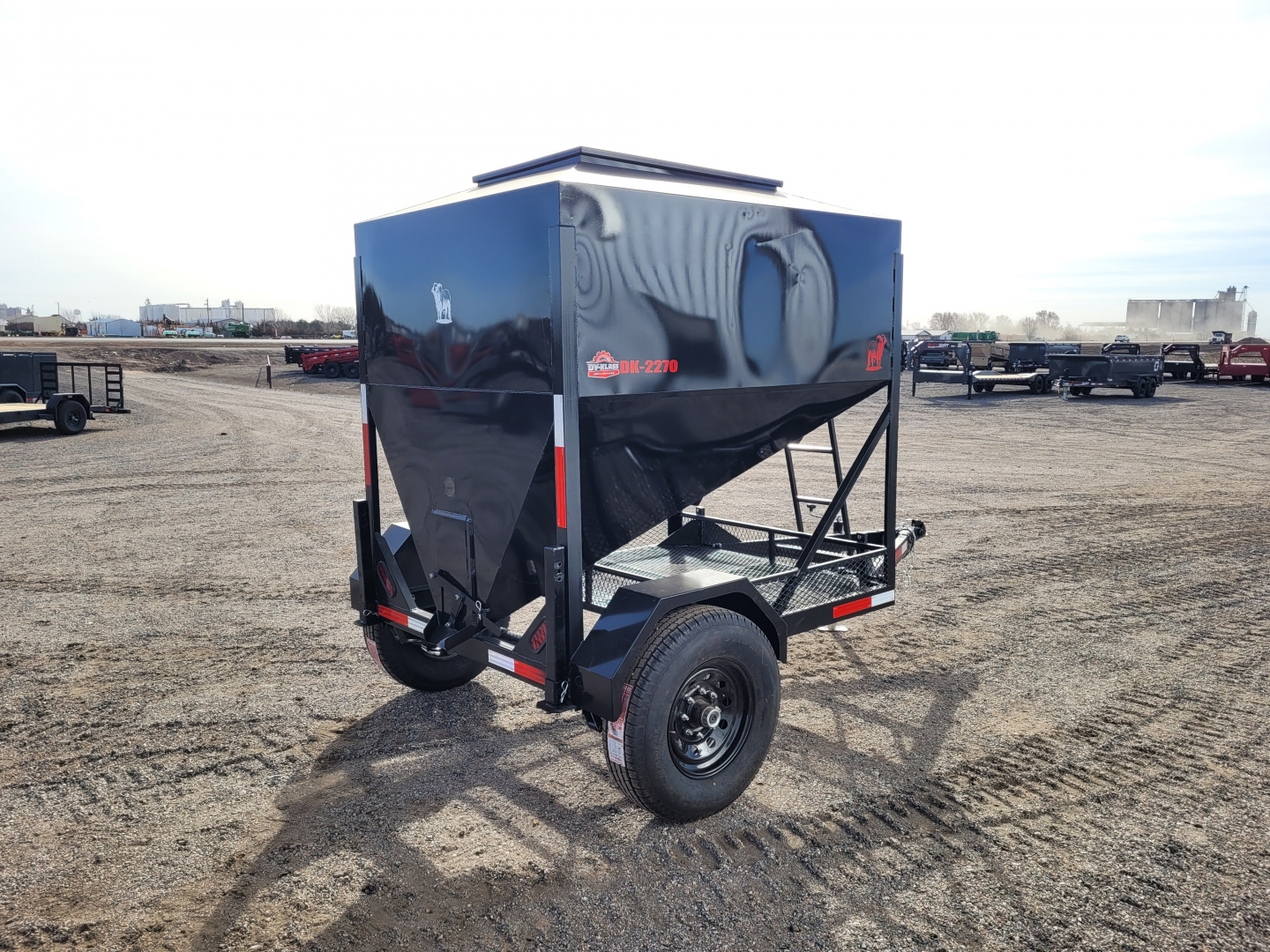 New 2026 DY-Klass 5000 LB Mobile Grain Bin