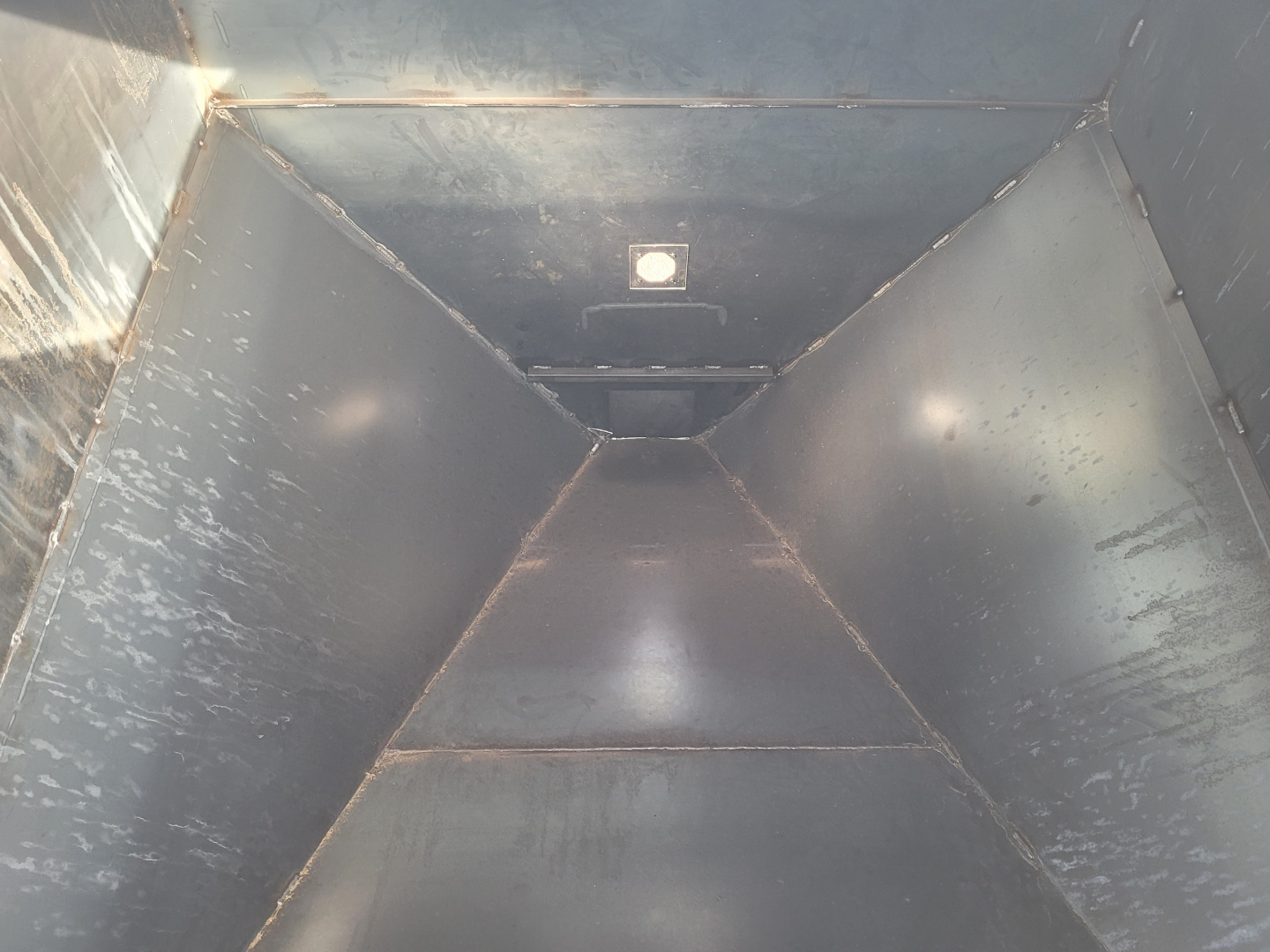 New 2026 DY-Klass 5000 LB Mobile Grain Bin