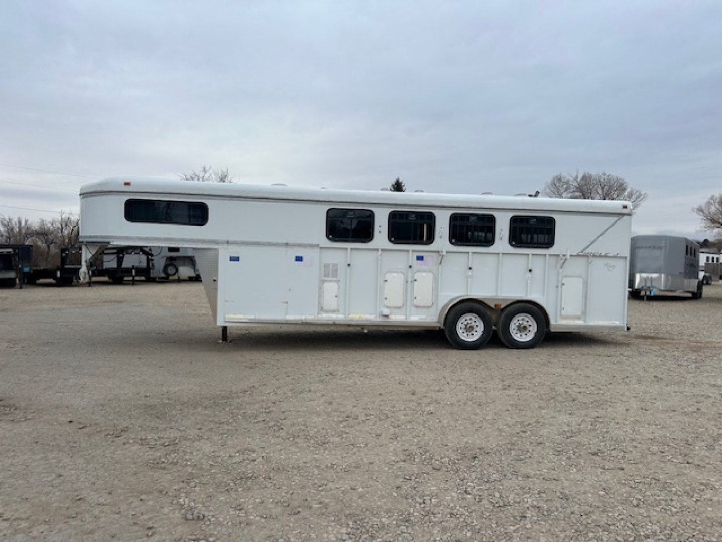 Consignment 2001 Circle J 3 Horse