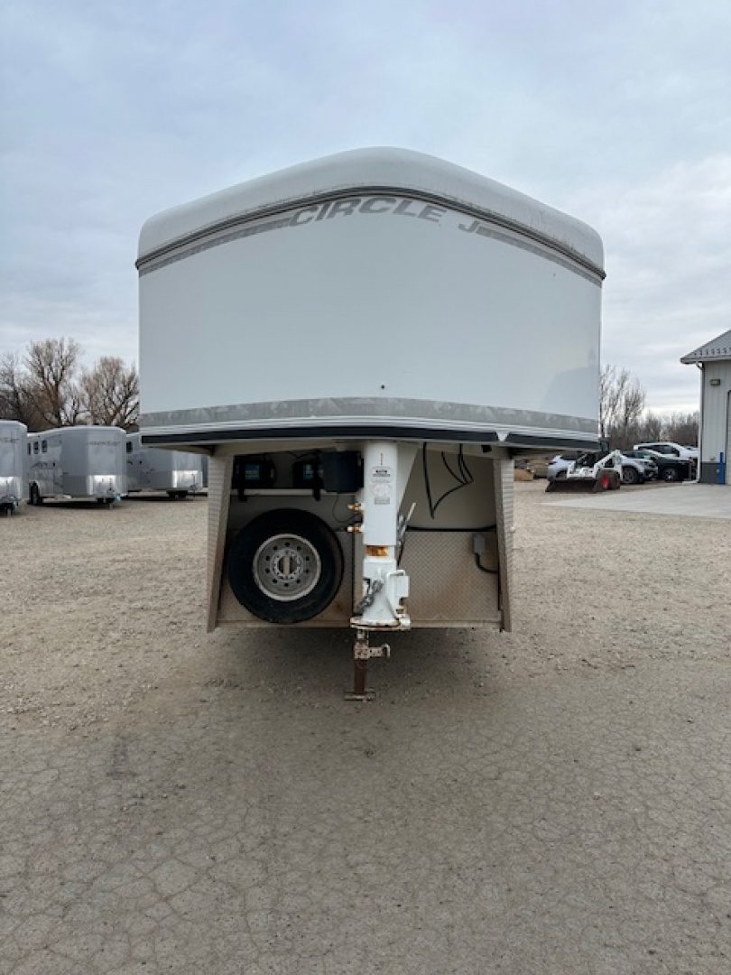 Consignment 2001 Circle J 3 Horse