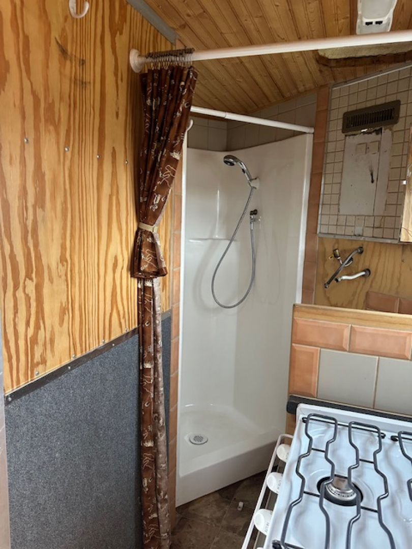 Consignment 2001 Circle J 3 Horse