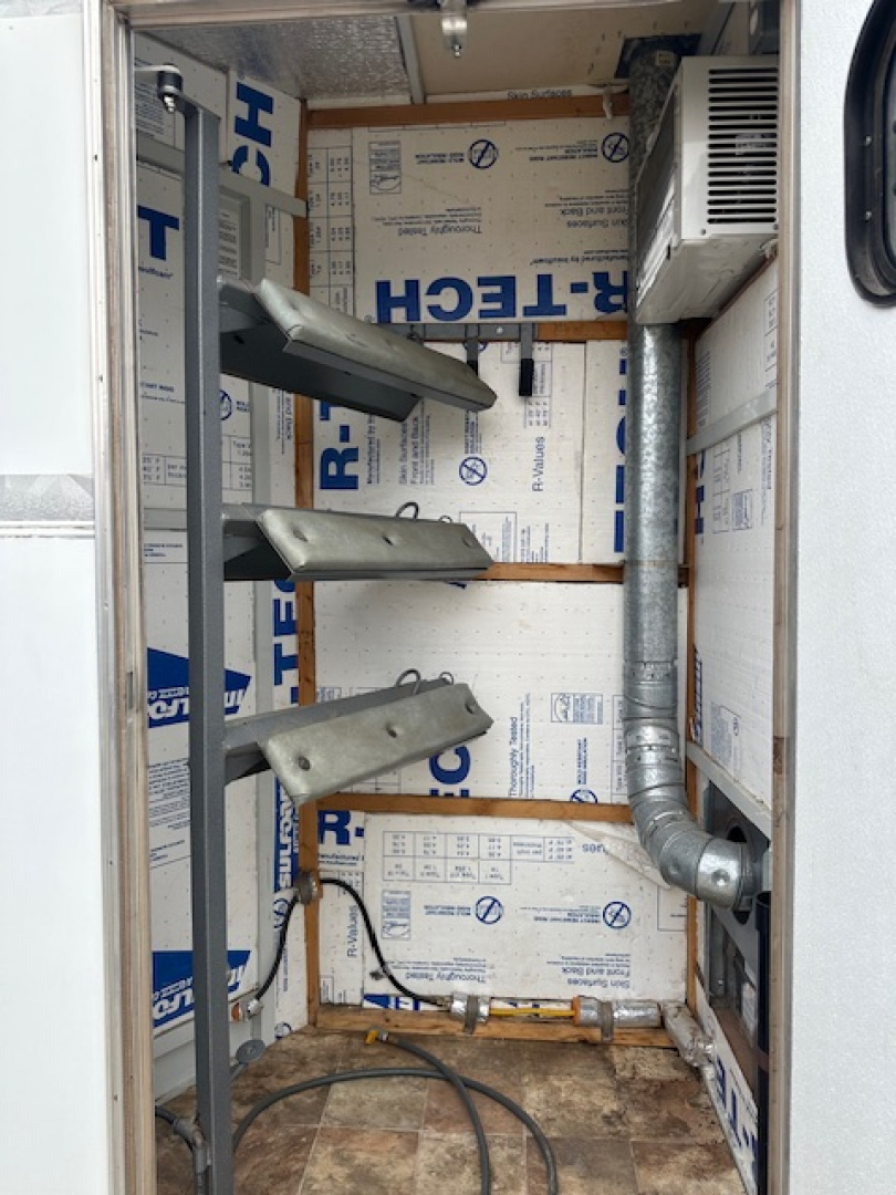 Consignment 2001 Circle J 3 Horse