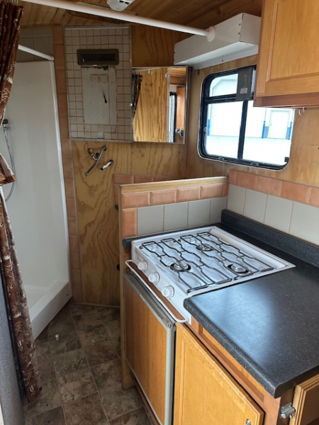 Consignment 2001 Circle J 3 Horse