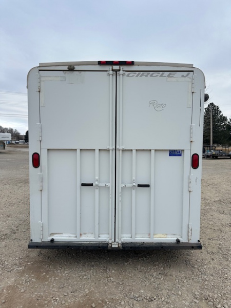 Consignment 2001 Circle J 3 Horse