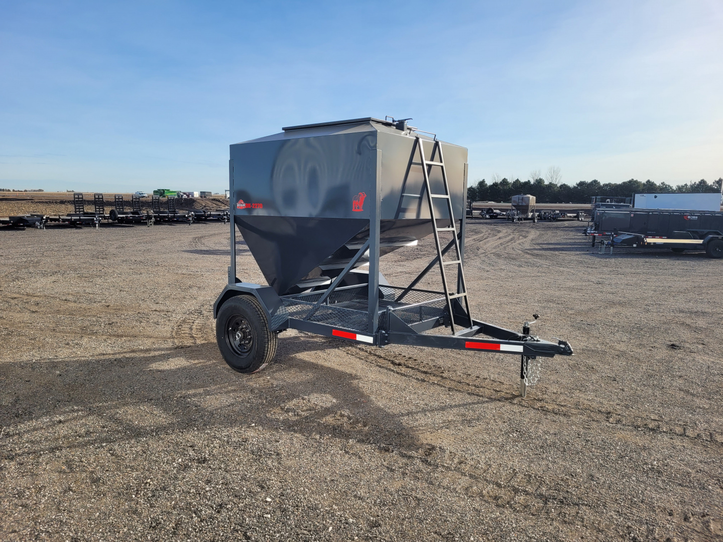 New 2026 DY-Klass 5000 LB Mobile Grain Bin