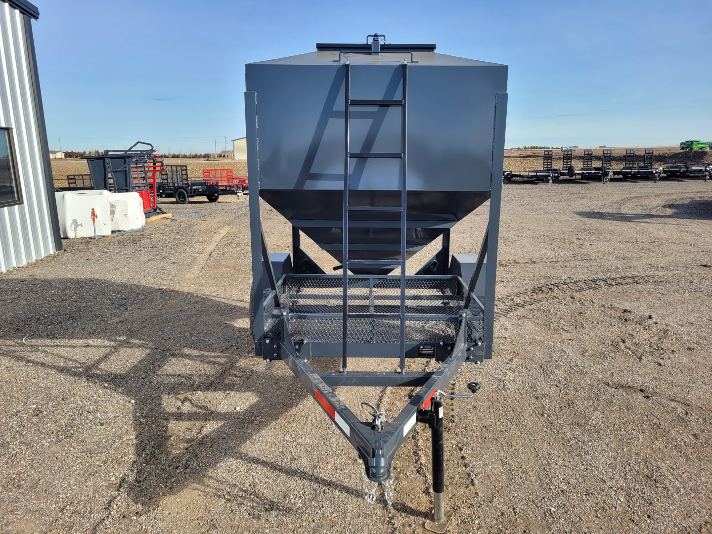 New 2026 DY-Klass 5000 LB Mobile Grain Bin
