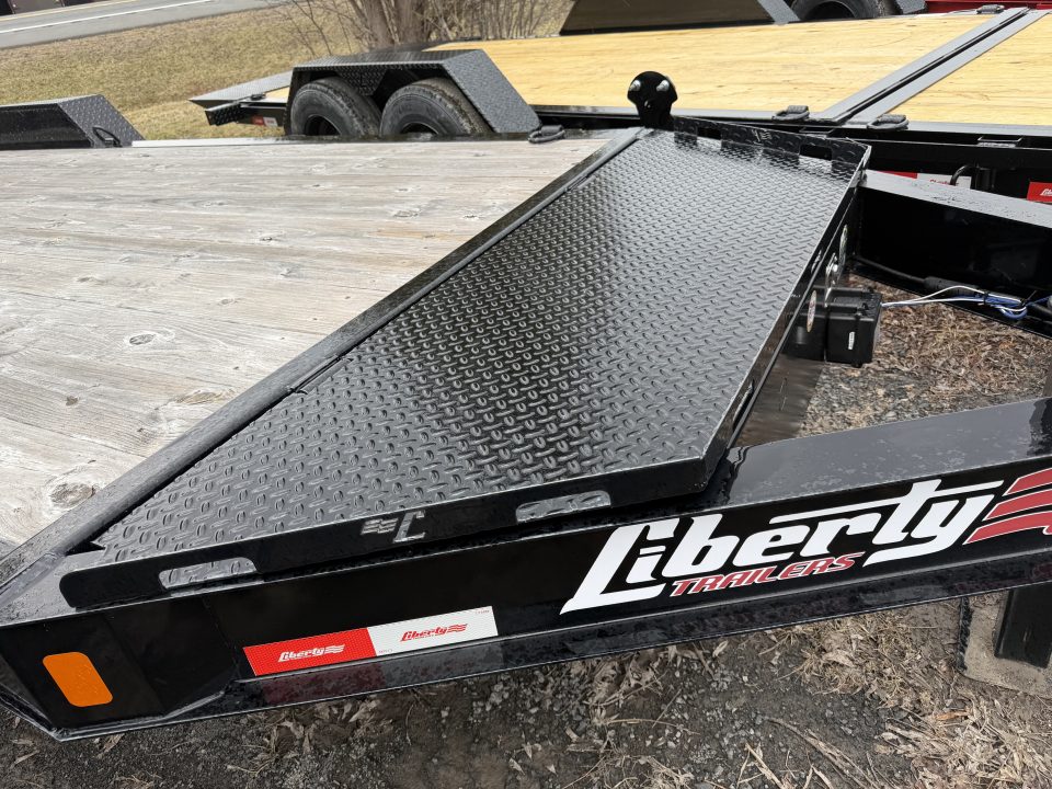 New 2024 Liberty LE16K83X17+3B8 Equipment Trailer