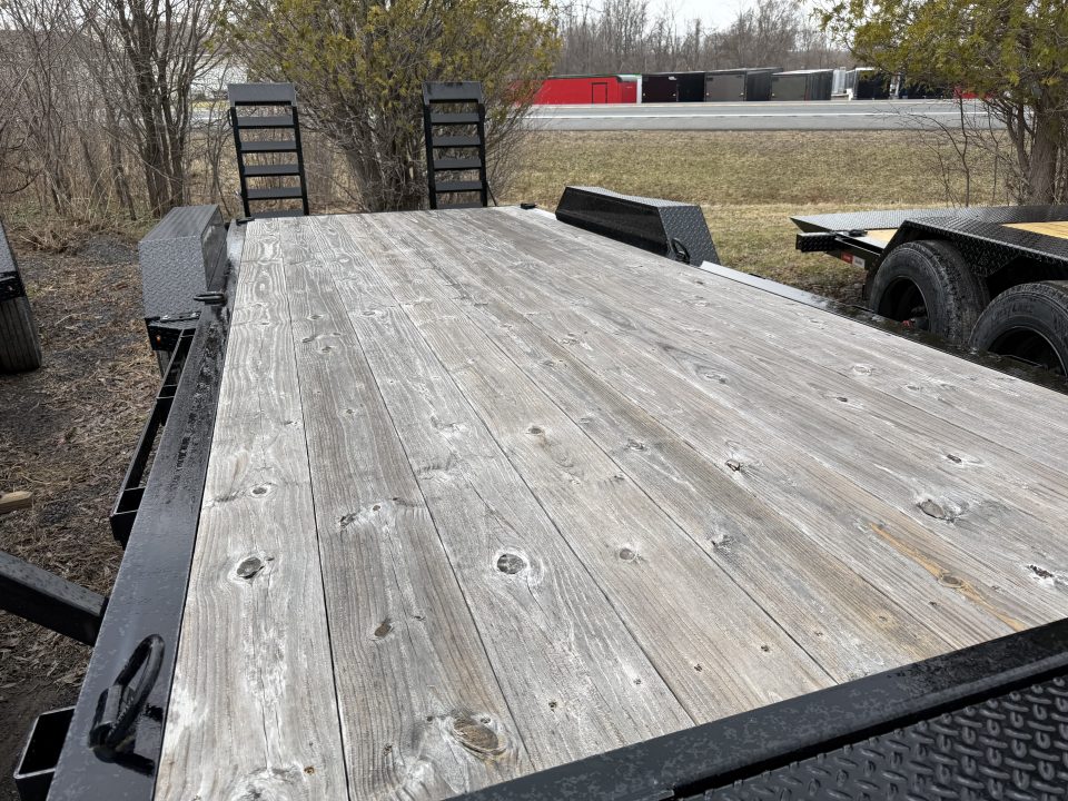 New 2024 Liberty LE16K83X17+3B8 Equipment Trailer