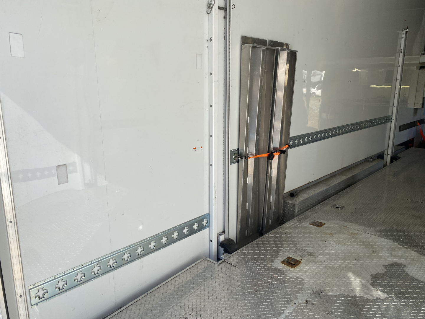 Used 2011 Cargo Mate 32' Stacker