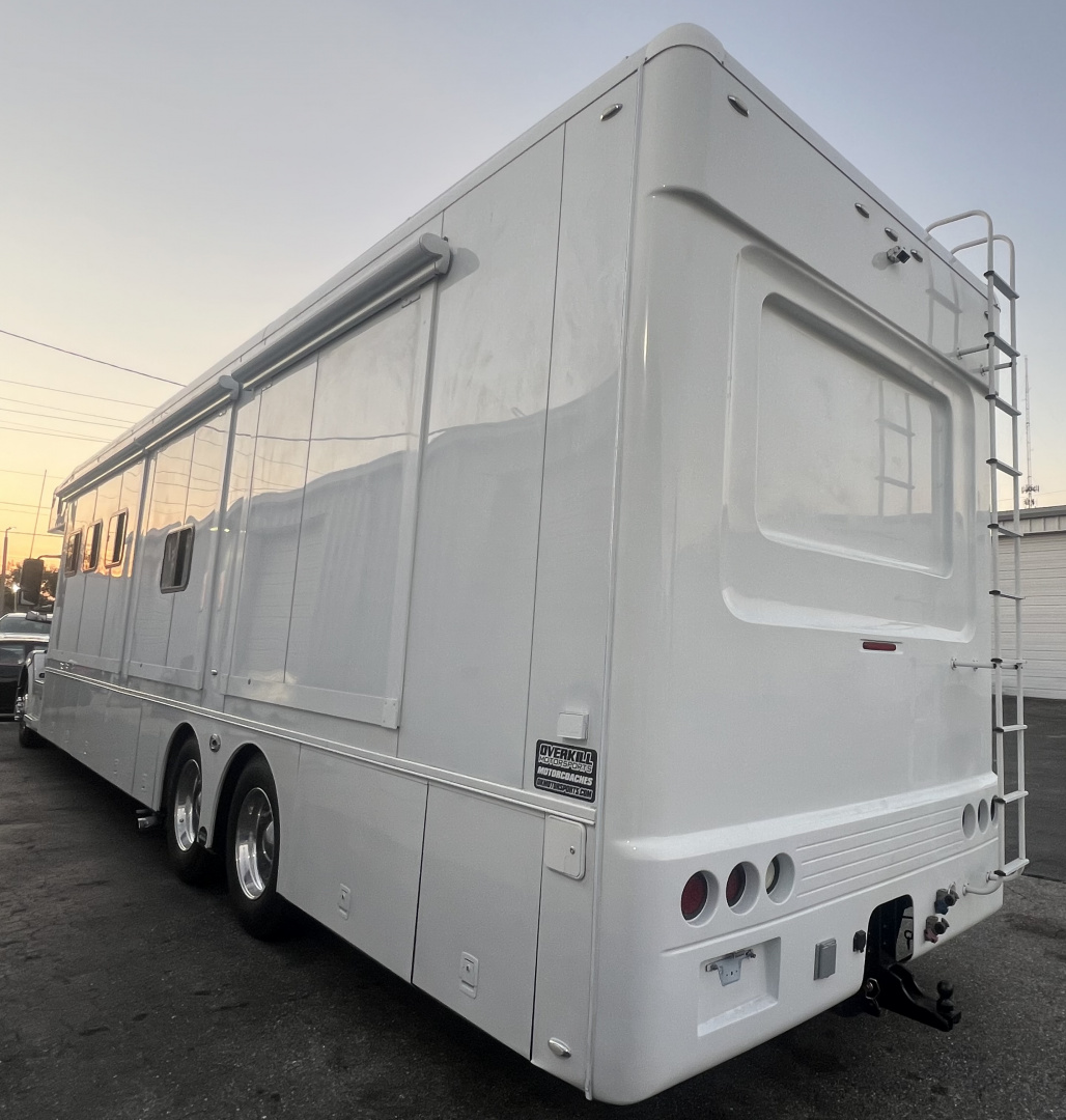 Used 2014 Showhauler 45’ Motorcoach