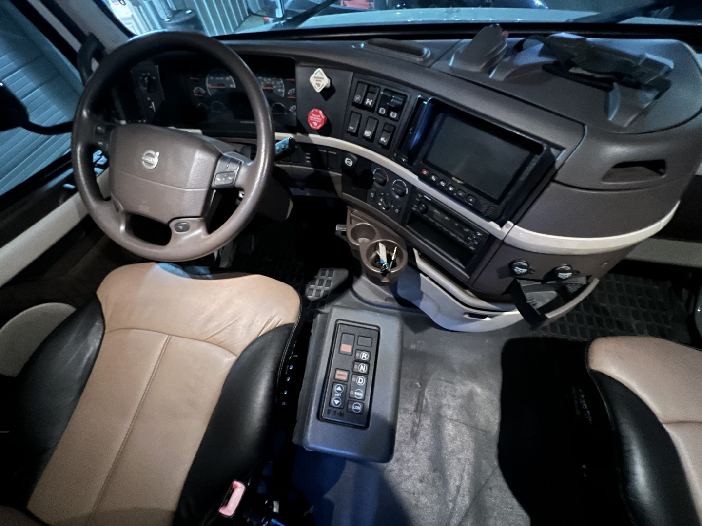 Used 2014 Showhauler 45’ Motorcoach